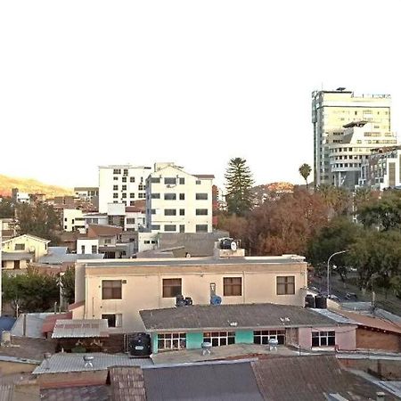 Monoambiente De Lujo En El Prado De Cochabamba Apartman Kültér fotó